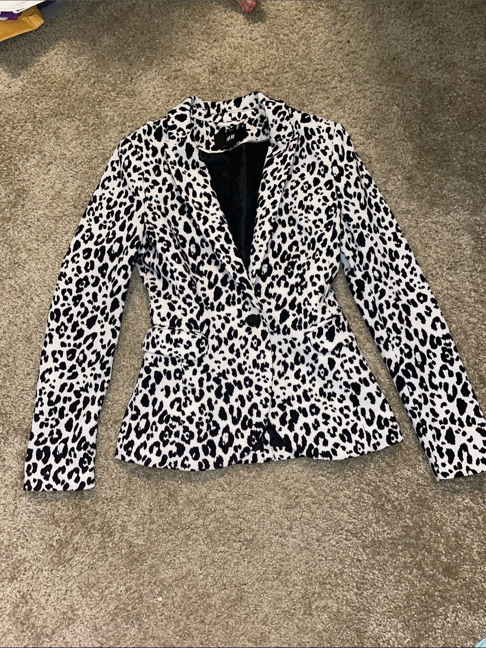 H&M White and Black Leopard Print Tailored Blazer